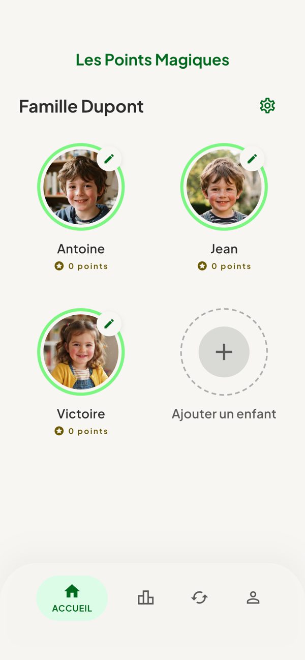 Profils de trois enfants dans l'application